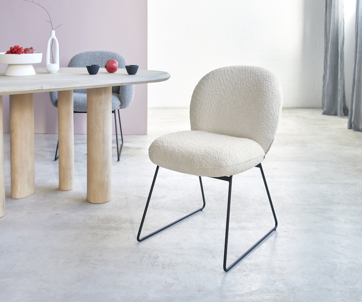 Bild 1 von Esszimmerstuhl Nube-Flex Bouclé Weiß Kufengestell Schwarz Taschenfederkern