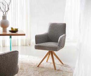 Drehstuhl Heira-Flex mit Armlehnen Bouclé Silbergrau Holzgestell kantig Natur 180° drehbar Taschenfederkern