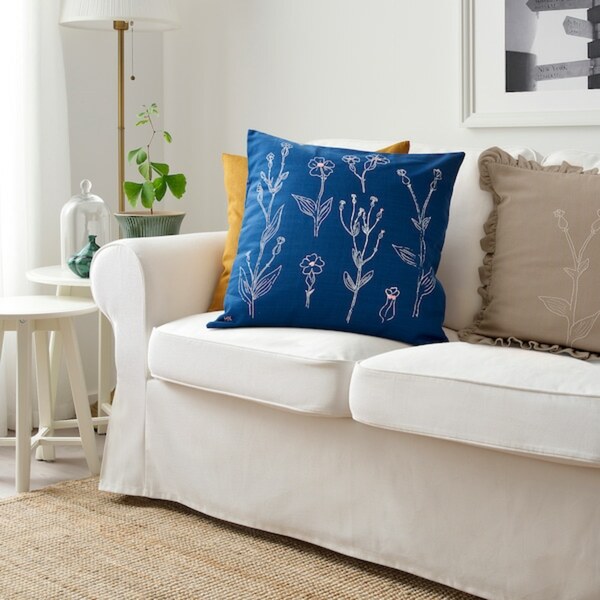 Bild 3 von ÅKERNEJLIKA  Kissenbezug, blau bestickt 50x50 cm