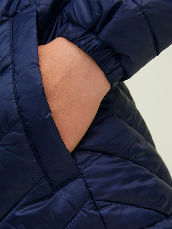 Bild 4 von Jack&Jones JJEHERO PUFFER HOOD N Steppjacke
                 
                                                        Marine