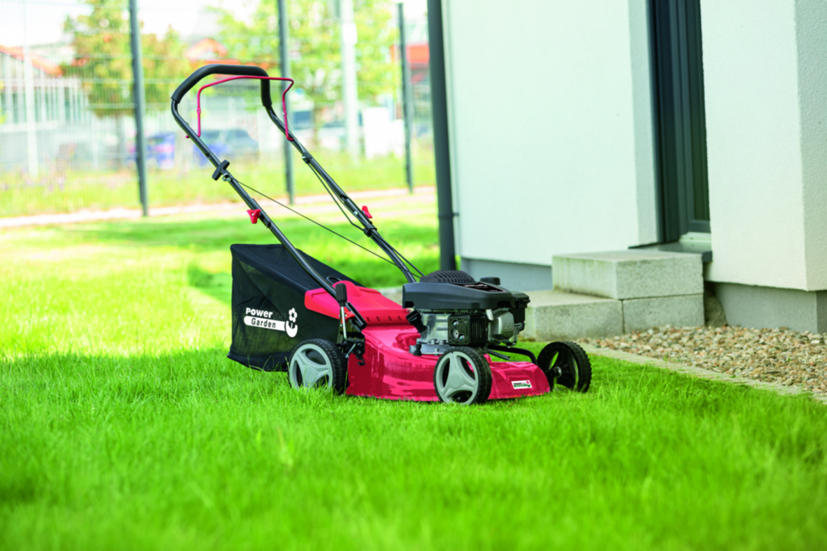 Powertec Garden BenzinRasenmäher PPLM132 mit 41 cm Schnittbreite und