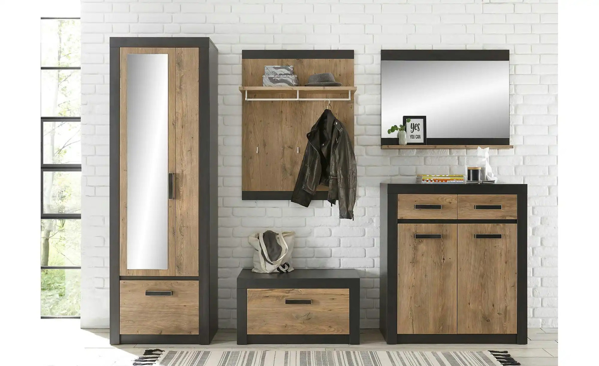 Bild 3 von Garderobe