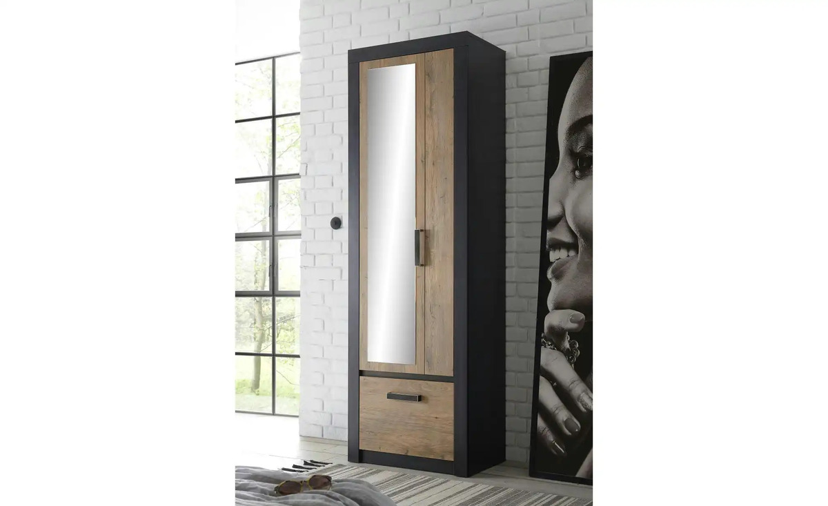 Bild 2 von Garderobe