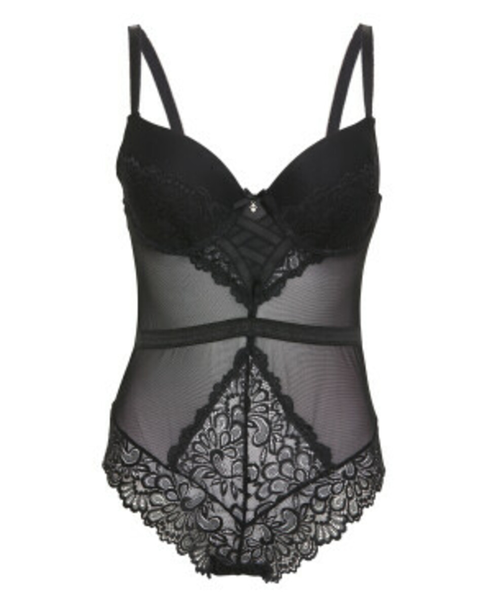 Bild 1 von Body mit Push-up-Effekt
       
      Janina, Nieten an der Taille
     
      schwarz