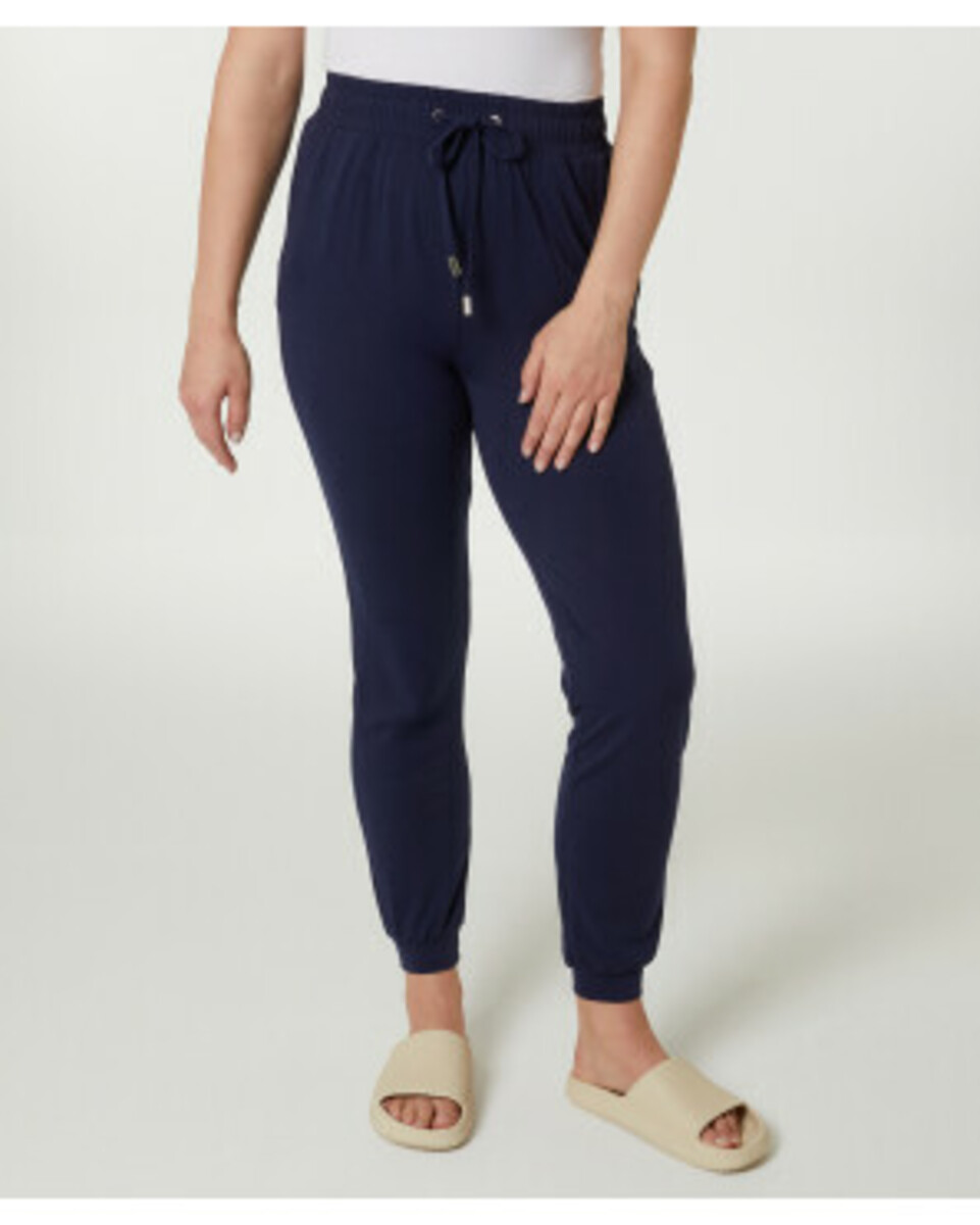 Bild 1 von Lässige Jogginghose
       
      Janina, Seitentaschen
     
      dunkelblau