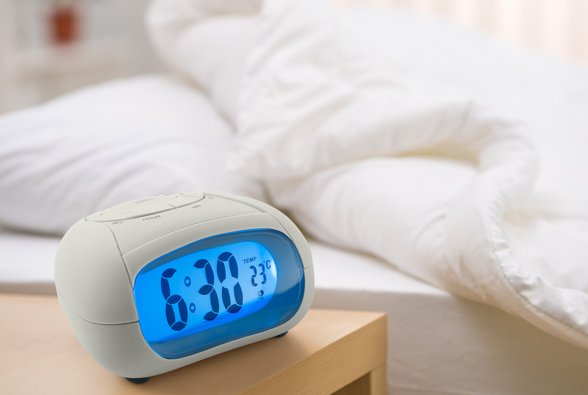 Bild 3 von IDEENWELT Sprechender Wecker grau