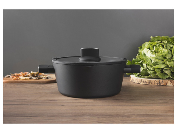 Bild 2 von Masterpro by Roland Trettl Aluguss-Kochtopf, Ø 28 cm, 6 l