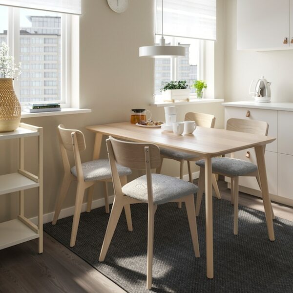 Bild 2 von LISABO / LISABO  Tisch und 4 Stühle, Esche/Tallmyra weiß/schwarz 140x78 cm