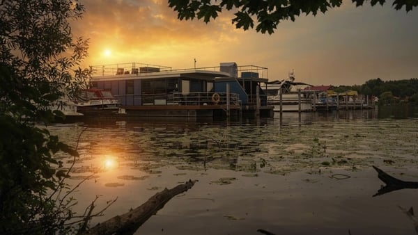 Bild 1 von Deutschland - Höxter - Floating House