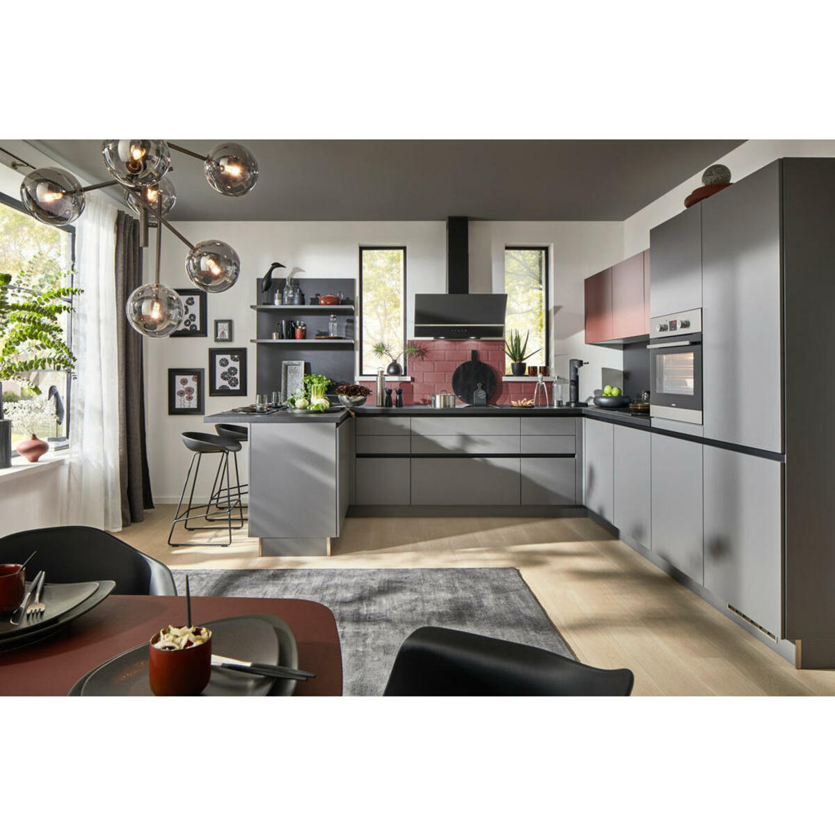 Bild 1 von Welnova Küchenleerblock, Anthrazit, Rot, Metall, U-Form, nur wie online abgebildet bestellbar, 310x305 cm, Made in Germany, in den Filialen seitenverkehrt erhältlich, Eckküchen