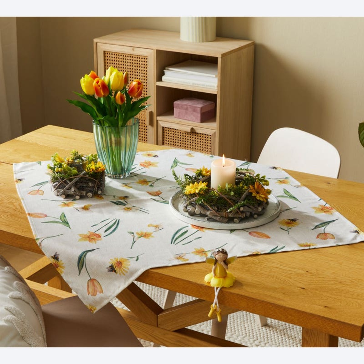 Bild 1 von Mitteldecke mit Blumenmuster, ca. 80x80cm ,White