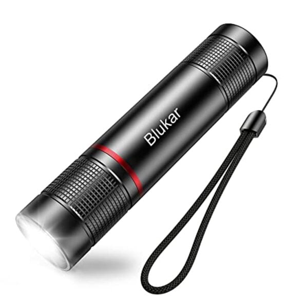 Bild 1 von Blukar LED Taschenlampe Aufladbar, Superhelle Zoombare Mini Torch mit 4 Lichtmodi und Langer Betriebsdauer, Wasserdichte Taktische Handlampe für Camping, Wandern, Outdoor, Notfäll