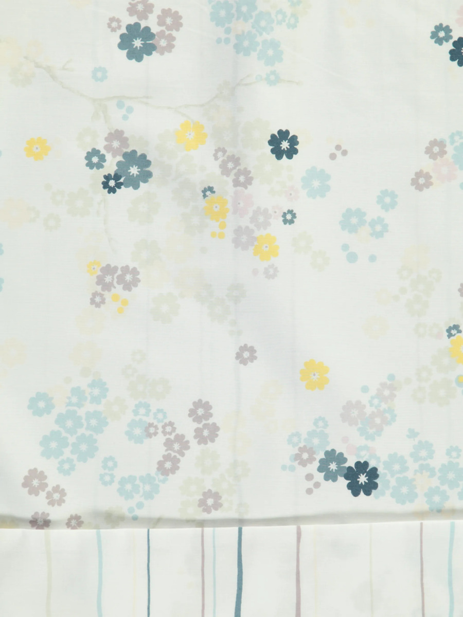 Bild 3 von Perkal Bettwäsche im Blümchen-, Wendedessin 135x200cm
                 
                                                        Grau