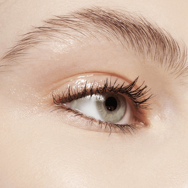 essence dewy Eye Gloss liquid shadow 01 Crystal Clear von ROSSMANN für