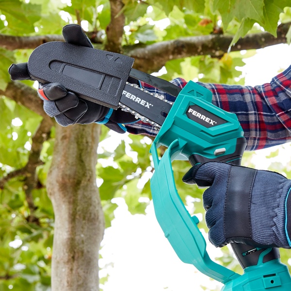 Bild 2 von FERREX 20 V Akku-Kompakt-Kettensäge