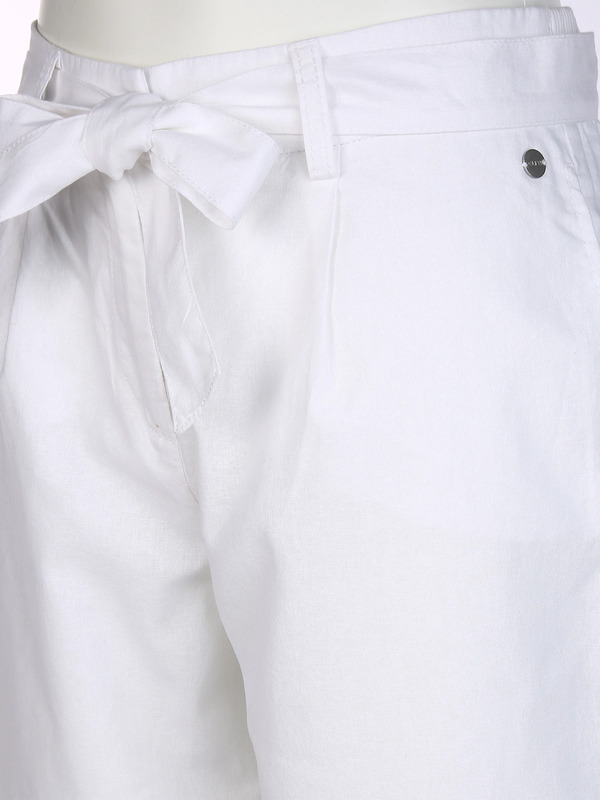 Bild 3 von Damen Hose aus Baumwoll-Leinengemisch
                 
                                                        Weiß