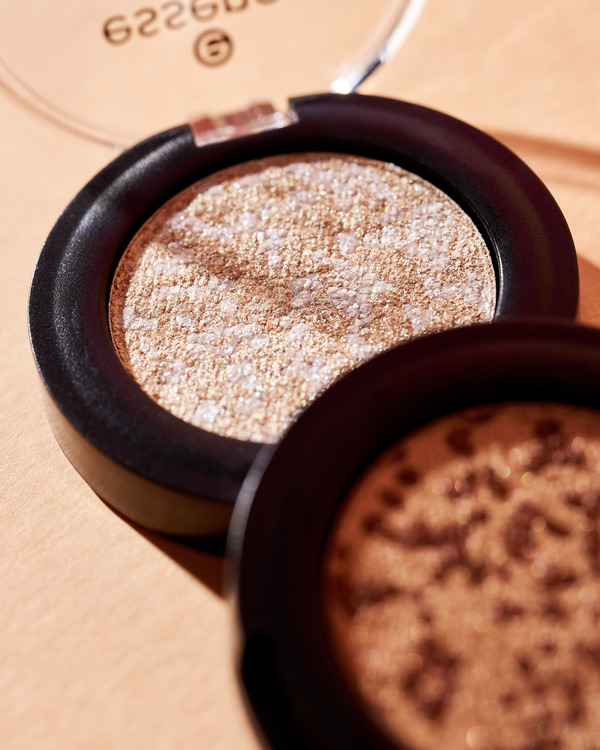 Bild 4 von essence Soft touch eyeshadow 09 Apricot Crush