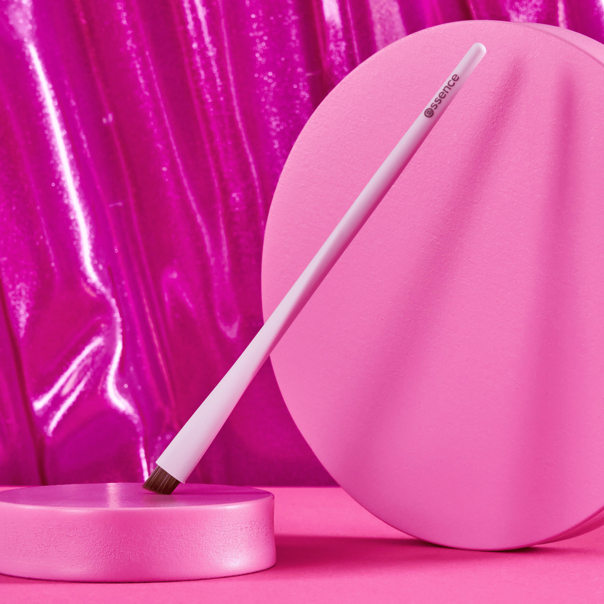 Bild 3 von essence Brow brush 01 Brows on fleek