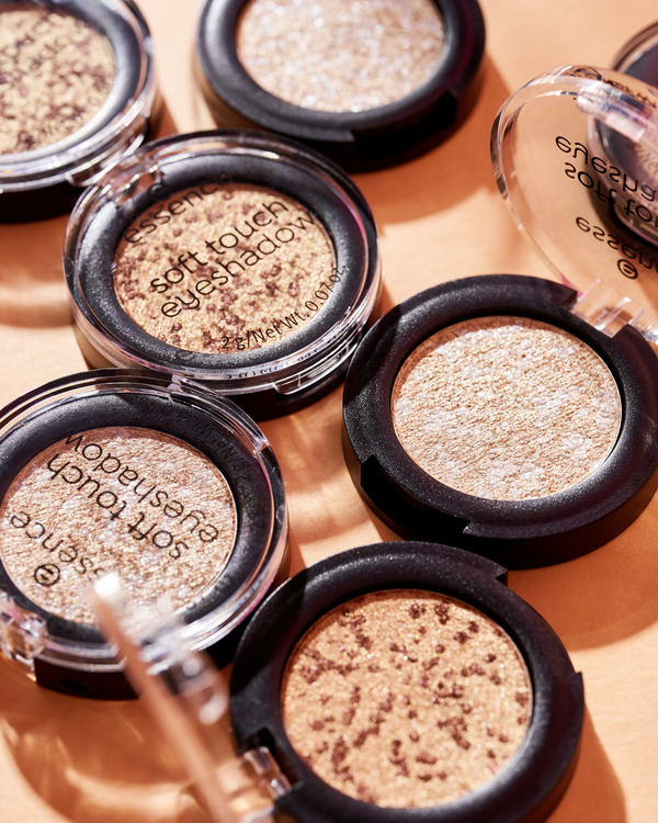 Bild 3 von essence Soft touch eyeshadow 09 Apricot Crush