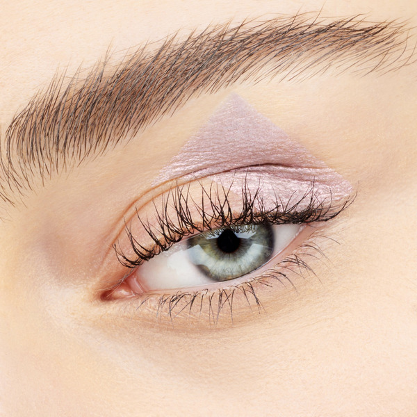 Bild 3 von essence luminous Eye Tint liquid shadow 04 Glazed Candy Cloud