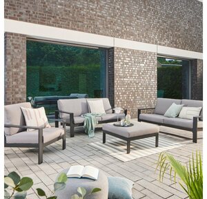 HOME DELUXE Sitzgruppe »Rio«, (Set, 4-tlg., 2xSofa, Sessel, Hocker und Kissen), Rahmen aus leichtem, extrastabilem und rostfreiem Aluminium