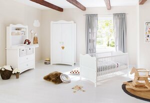 Pinolino® Babyzimmer-Komplettset »Florentina«, (Set, 4-St), breit mit Reglaufsatz; mit Kinderbett, Schrank und Wickelkommode; Made in Europe