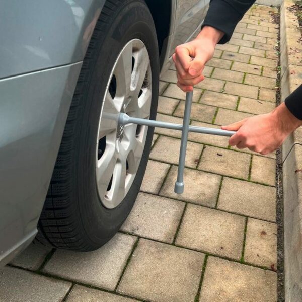 Bild 2 von AUTO XS Radkreuz