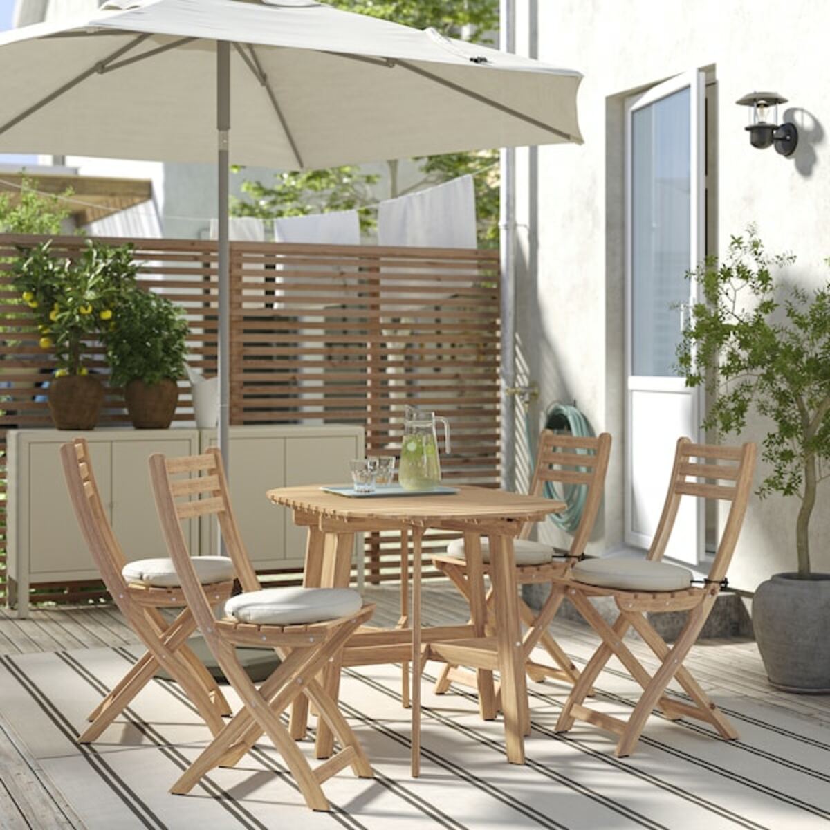 Bild 2 von ASKHOLMEN  Klapptisch+4 Klappstühle/außen