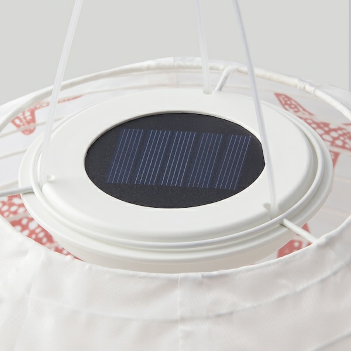 Bild 3 von SOLVINDEN  Solarhängeleuchte, LED, für draußen rund/rot Stern 30 cm