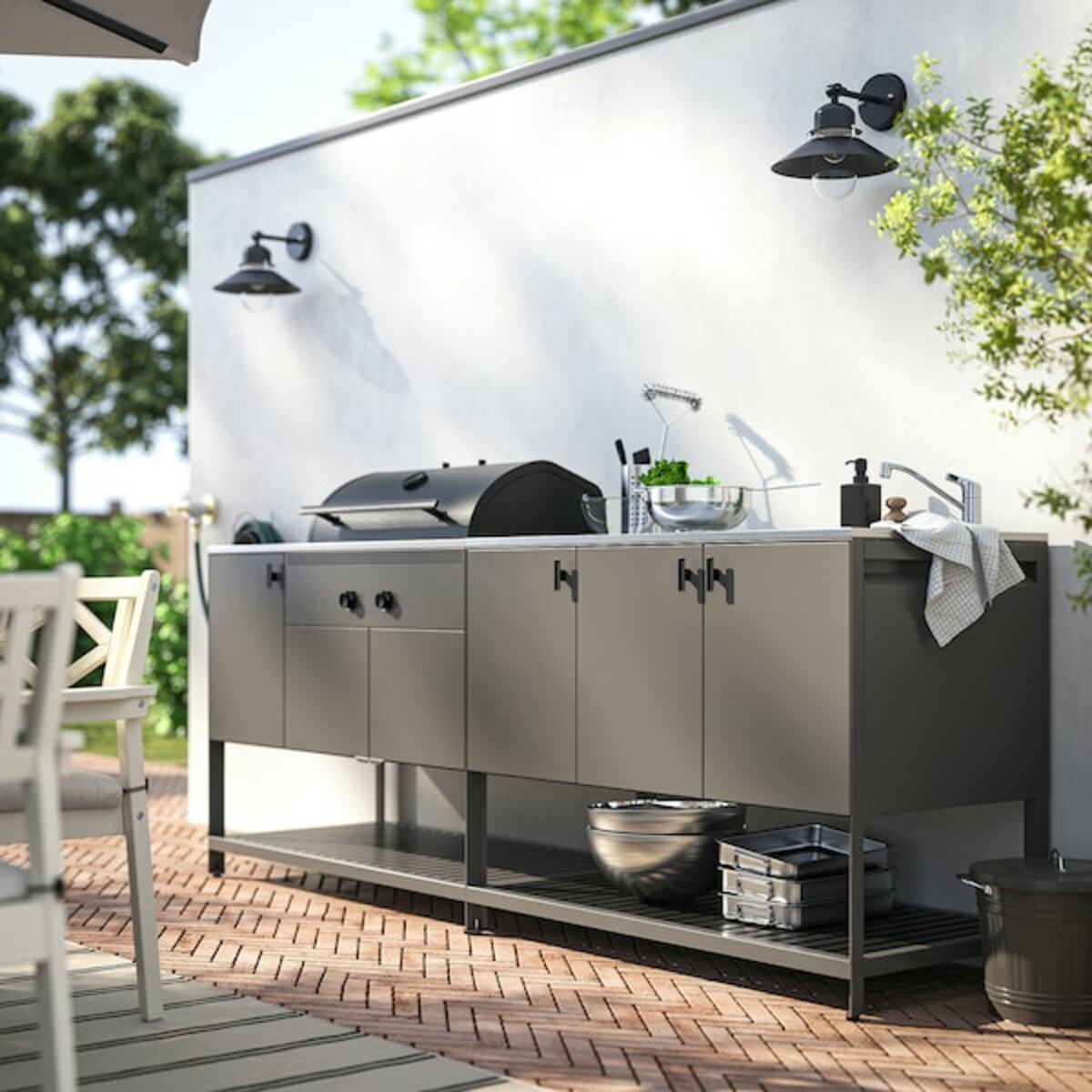 Bild 2 von BÅTSKÄR  Außenküche m Kohlegrill+Spüleneinh., dunkelgrau 240x60 cm