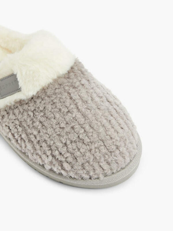 Bild 2 von Esprit Pantoffel