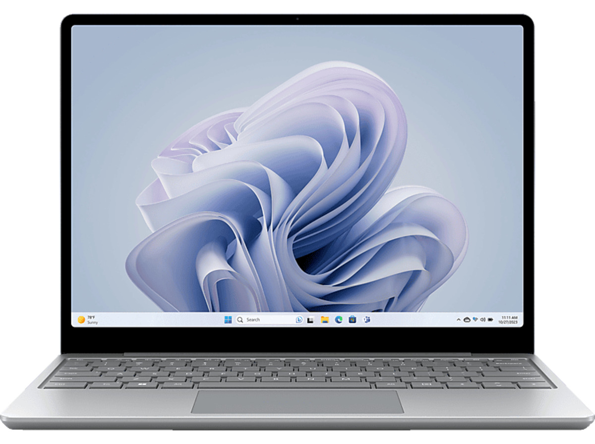 Bild 1 von MICROSOFT Surface Laptop Go 3, Notebook, mit 12,45 Zoll Display Touchscreen, Intel® Core™ i5,i5-1235U Prozessor, 8 GB RAM, 256 SSD, Iris® Xe, Platin, Windows 11 Home (64 Bit), Platin