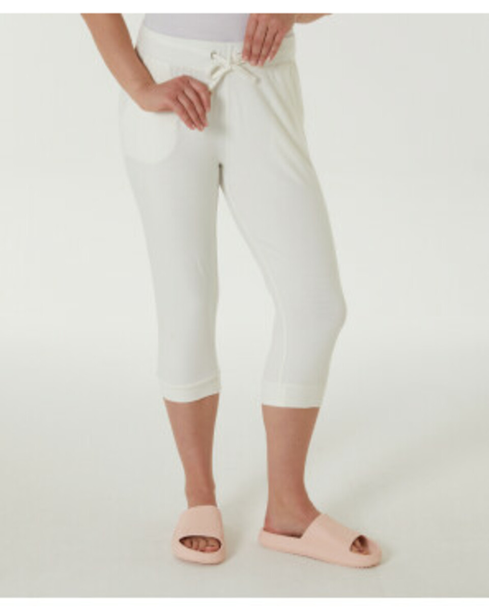 Bild 1 von Jogginghose in Caprilänge
       
      Janina, elastischer Bund
     
      offwhite