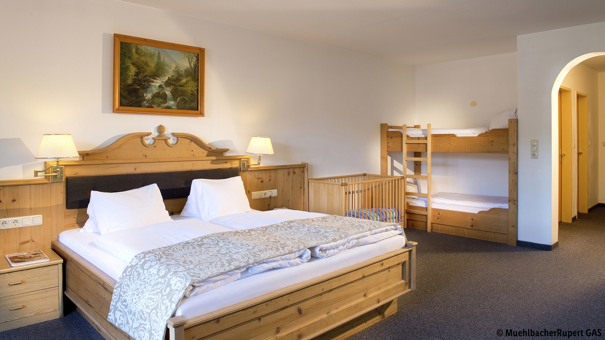 Bild 1 von Österreich - Tirol - Kitzbühel - 3* Hotel Wiesenegg