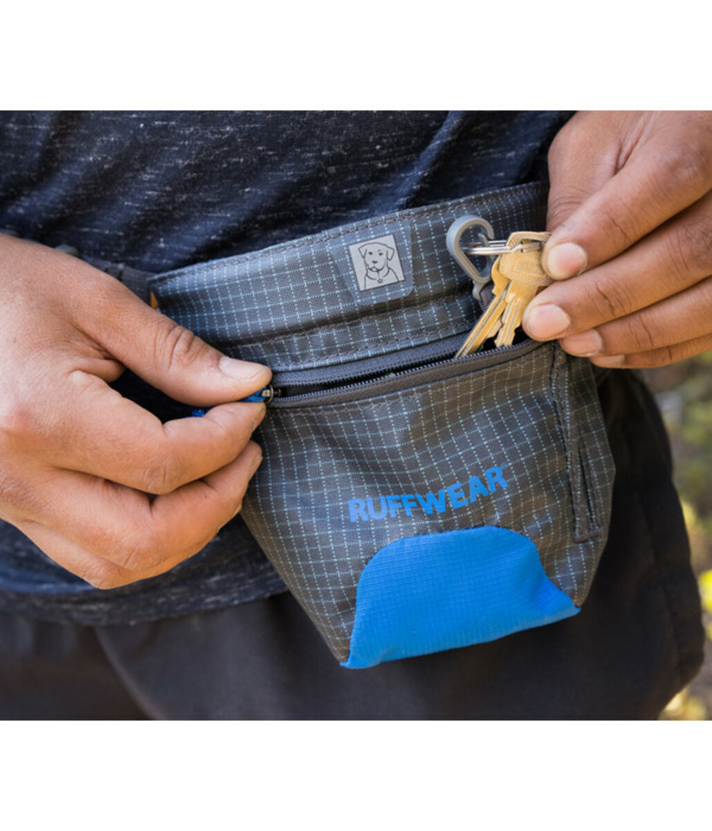 Bild 3 von RUFFWEAR® Leckerlitasche Treat Trader™ Frühjahrskollektion, Blue Pool