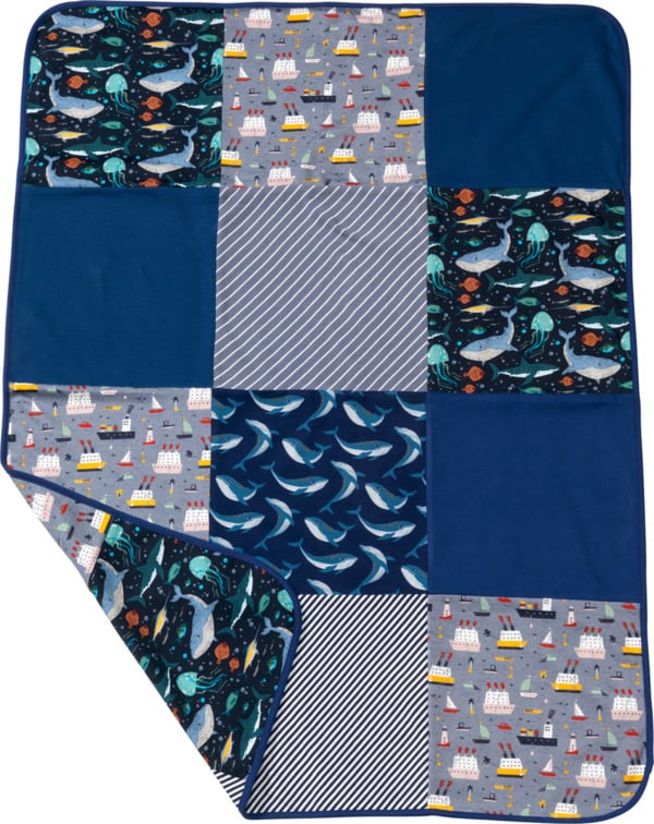 Bild 1 von ALANA Patchwork Decke, ca. 100 x 75 cm, aus Bio-Baumwolle, blau