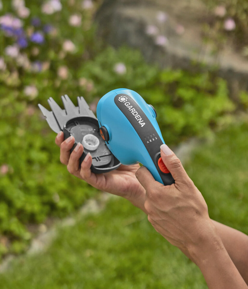 Bild 2 von GARDENA Akku-Grasschere ClassicCut Li