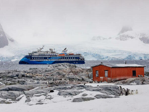 Bild 1 von Kreuzfahrten Island, Norwegen & Spitzbergen: Expeditionskreuzfahrt mit der Ocean Albatros von Reykjavik bis Oslo inkl. Zodiac-Fahrten