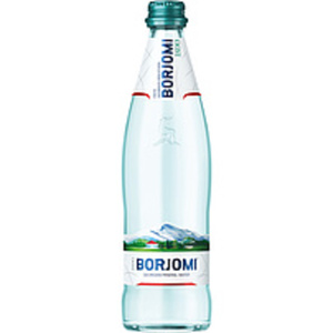 Natürliches Mineralwasser mit Kohlensäuren versetzt "Borjomi...