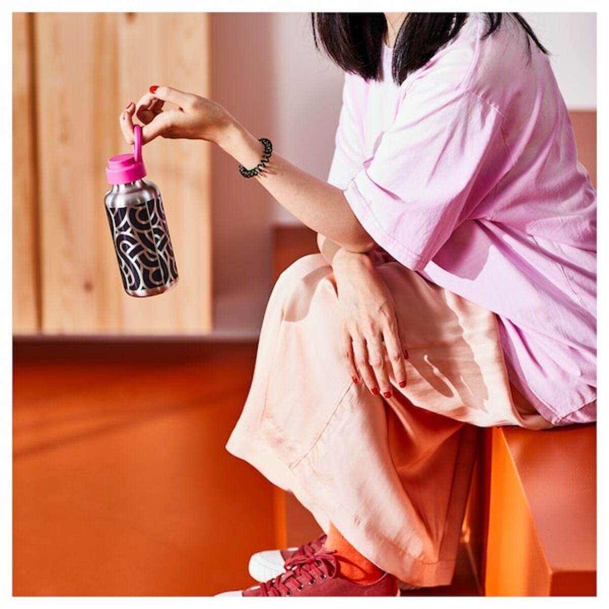 Bild 2 von ENKELSPÅRIG  Wasserflasche, Edelstahl gemustert/schwarz rosa 0.5 l