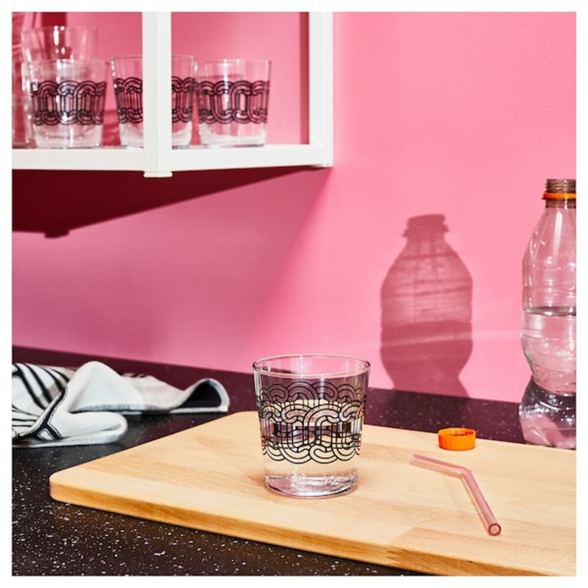 Bild 3 von SÖTRÖNN  Glas, Klarglas gemustert/schwarz 30 cl