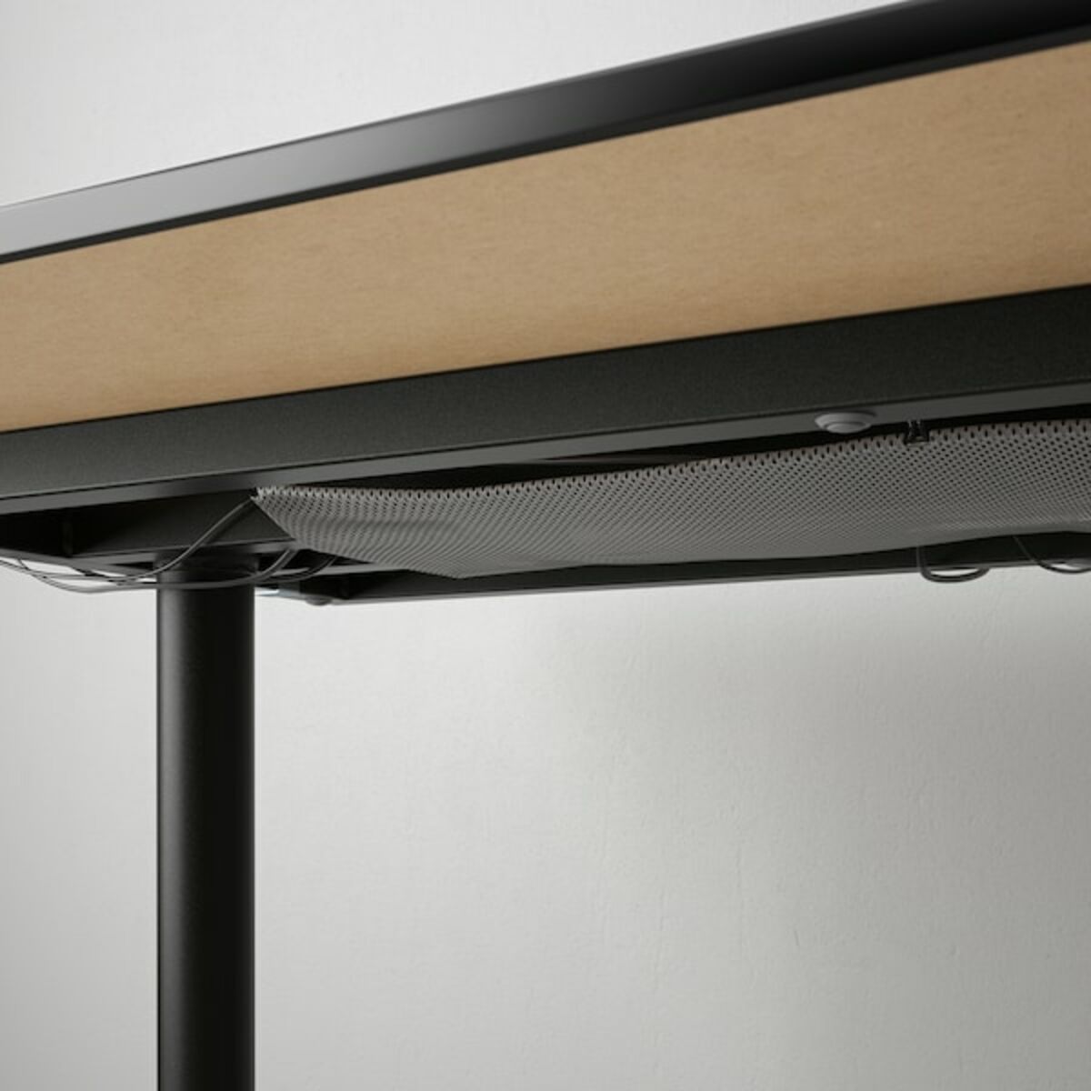 Bild 3 von BEKANT  Schreibtisch, schwarz gebeiztes Eschenfurnier/schwarz 140x60 cm