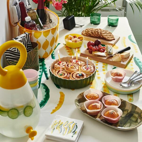 Bild 4 von NÄBBFISK  Kühltasche, gemustert weiß/leuchtend gelb 26x19x19 cm