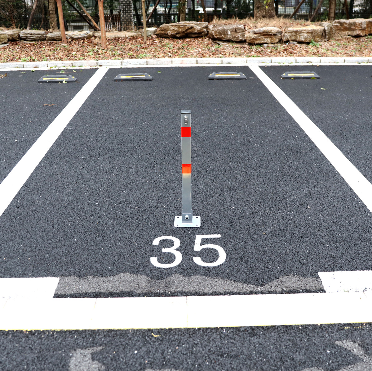 Bild 2 von TECH-CRAFT Parkpfosten Parkplatzsperre klappbar