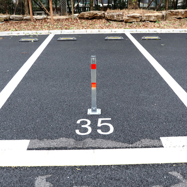 Bild 2 von TECH-CRAFT Parkpfosten Parkplatzsperre klappbar