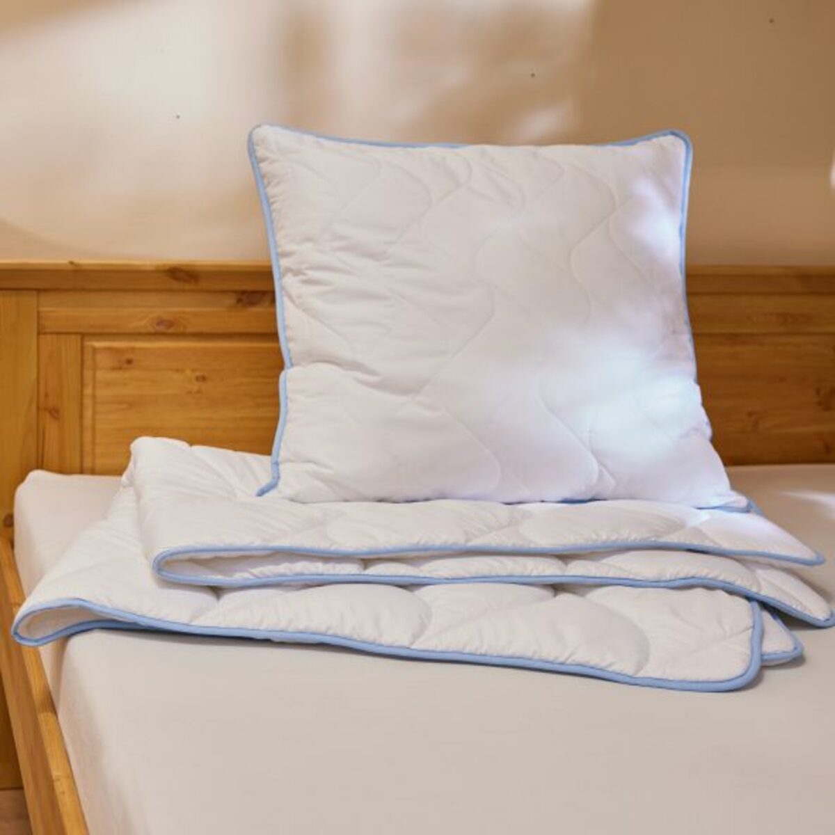 Bild 2 von NOVITESSE Allergikerfreundliche Bettdecke