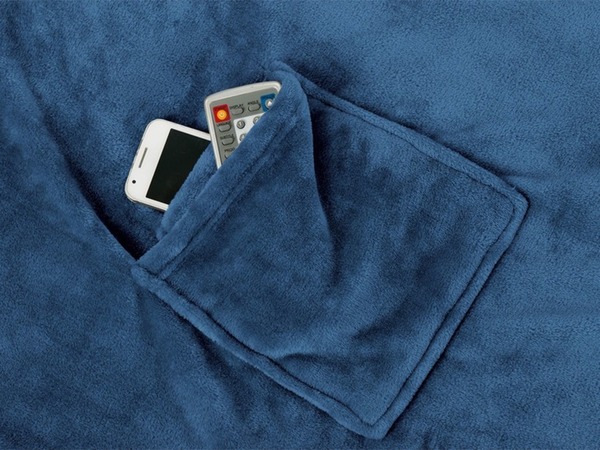 Bild 2 von Gözze Kuscheldecke mit Ärmeln 150 x 240 cm