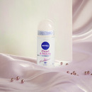 Bild 4 von NIVEA Anti-Transpirant Roll-on Pearl & Beauty