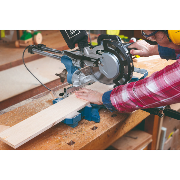 Bild 2 von Scheppach Zug-, Kapp- und Gehrungssäge HM2000 SE