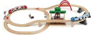 BRIO® Spielzeug-Eisenbahn »BRIO® WORLD Großes Bahn Reisezug Set«, Made in Europe, FSC®-Holz aus gewissenhaft bewirtschafteten Wäldern